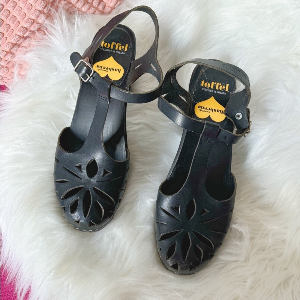 Swedish Hasbeens Black T strap Lacy clogs - Picture 2 of 3